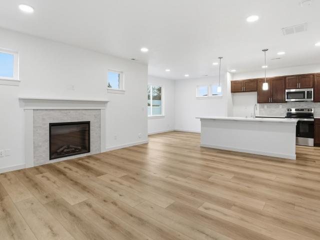 316 N Viewmont Rd, Unit MIDDLETON, Greenacres, WA 99016 | MLS #202616