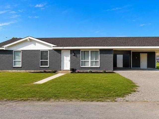316 N Main St, Henrietta, TX 76365