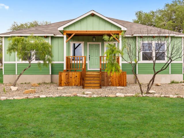 316 Royal Oaks Dr, Somerset, TX 78069 | MLS #1958