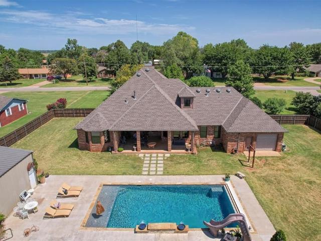 316 W Lakeview Rd, Elk City, OK