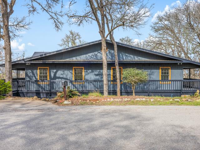 316 Valley View Dr, La Grange, TX 78945 | MLS #8810