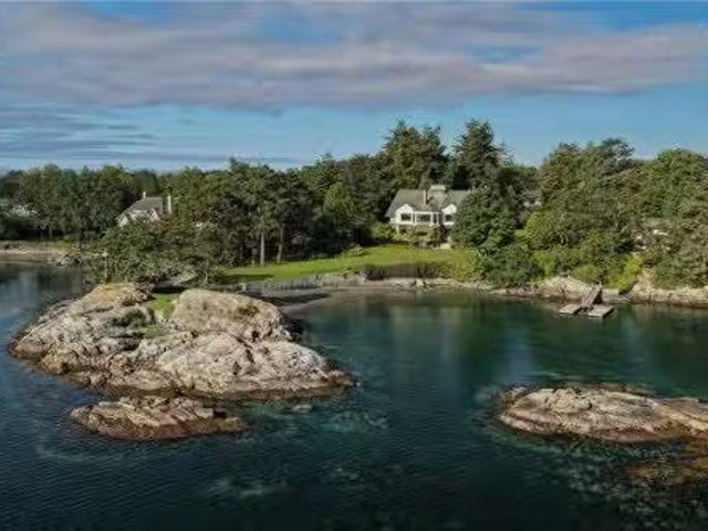 3175 Beach Dr, Oak Bay, BC, V8R 6L7 house for sale Listing.