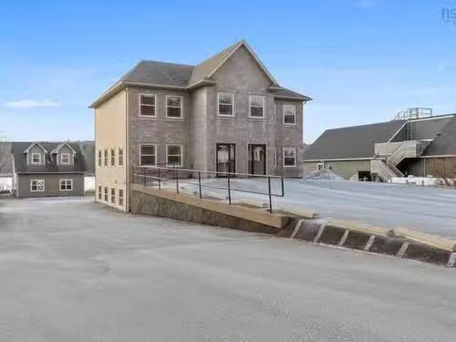 3175 Highway 2, Fall River, NS, B2T 1J5 commercial for sale.