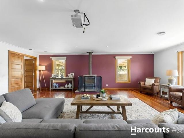 3175 Princes Highway, Bunyip VIC 6 Bedroom Home + 23 Acres of Potential!