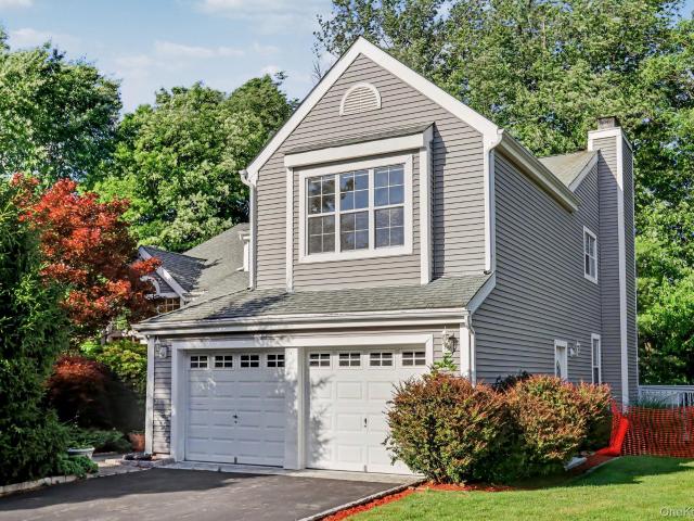 3176 Woodfield Court
