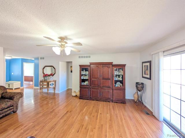 3178 Amsterdam Drive