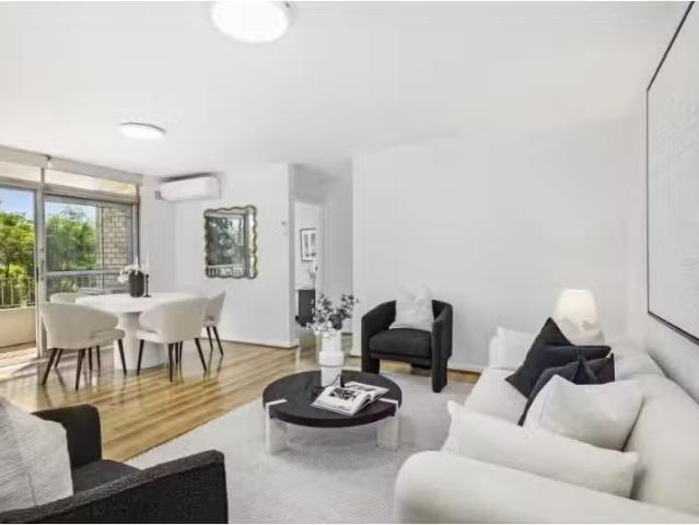 3/170 Spit Road, Mosman Apartment for rent Listed by Tobias K.