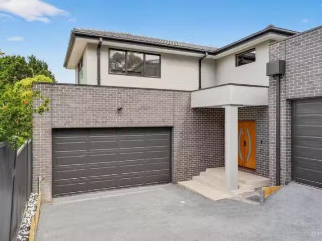 3/173 Andersons Creek Road, Doncaster East VIC 3109 Townhous.