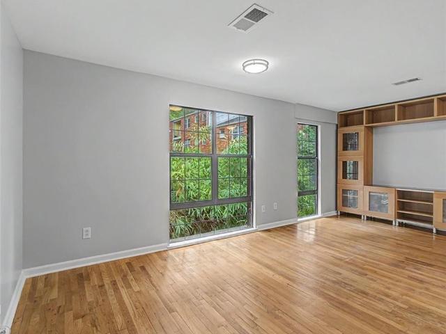 317 8th Street NE 7