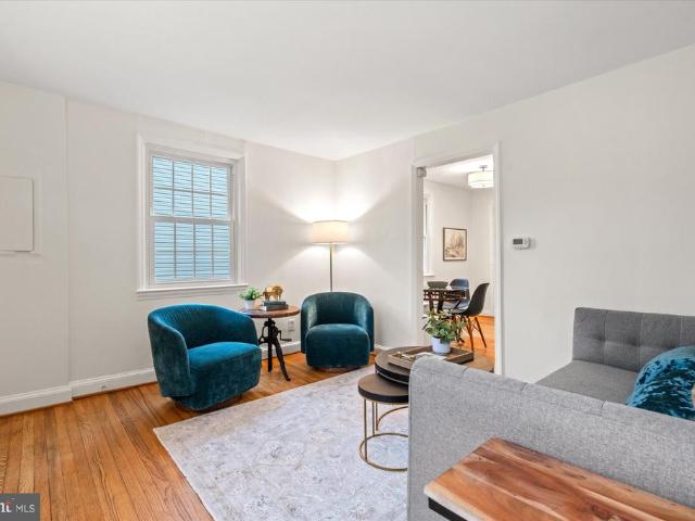 317 A Custis Avenue E