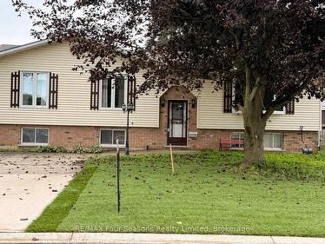 317 Bricker Street, Saugeen Shores, ON, N0H 2C1 house for sale | Listing ID X13739 | Royal LePage