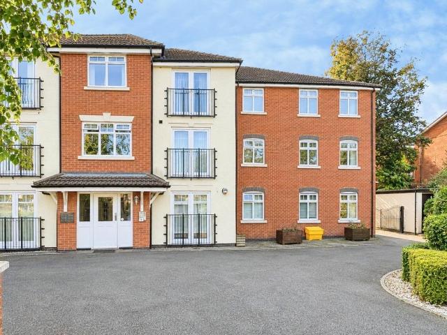 317 Burton Road, Littleover, Derby, DE23 2 bed flat to rent £995 pcm £230 pw