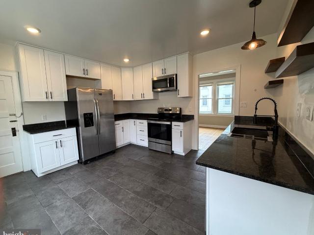 317 E 1st Ave, Charles Town, WV 25414 | MLS #WVJF2023