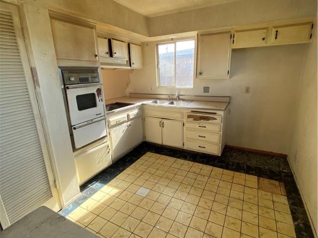 317 E Prune