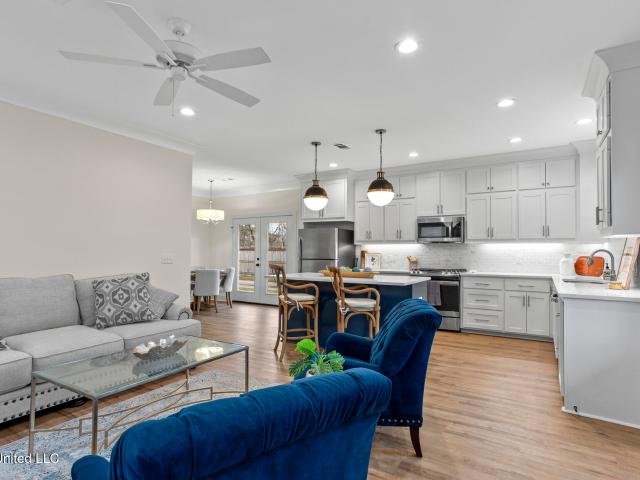 317 Hamilton Court
