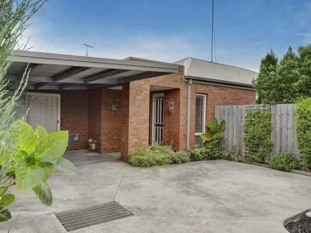 3/17 Pine Avenue, North Shore, VIC 3214 Unit for Rent