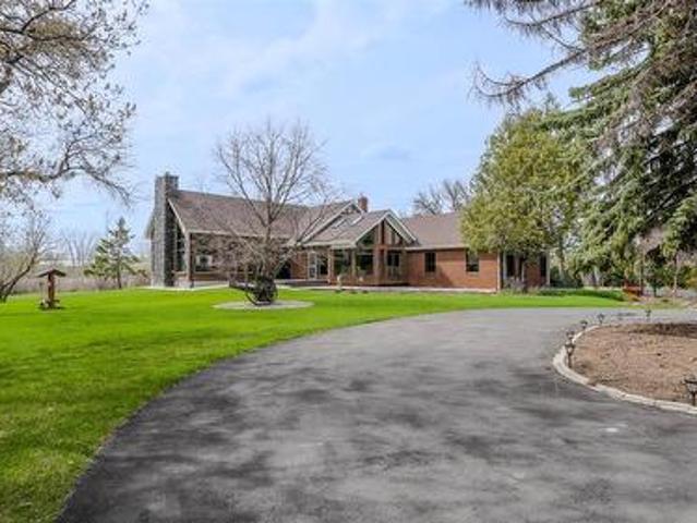 317 Pth 52 Highway W, Steinbach, MB, R5G 1M1 Luxury House for sale | Listing ID 202611 | Royal LePage Carriage Trade Luxury Properties