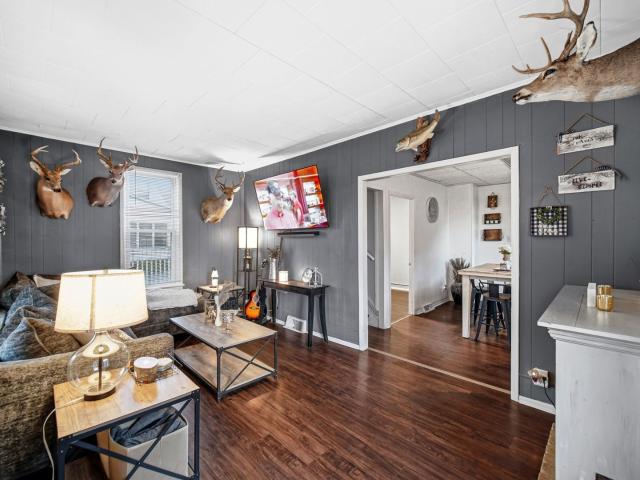317 W 2ND Street