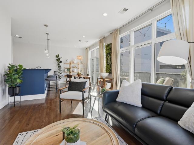 317 W Morgan Street 200