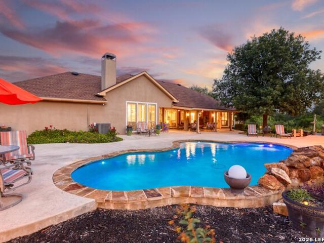 317 Whitestone Dr