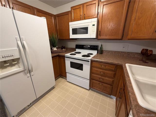 3184 S Heather Gardens Way # 205