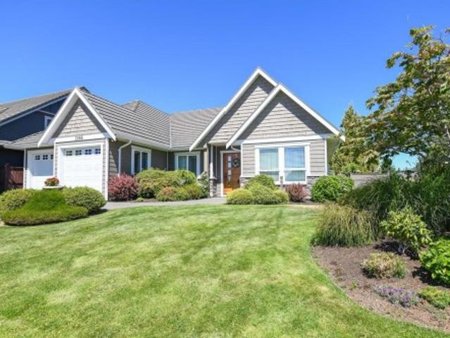 3186 Royal Vista Way, Courtenay, BC, V9N 9X3 house for sale | Listing ID 1041 | Royal LePage