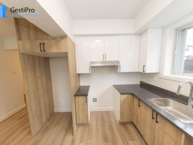 3180 Neilson