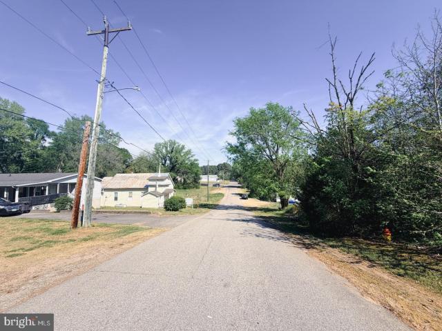 318 6th Ave, Lawrenceville, VA 23868 | MLS #VABW2000