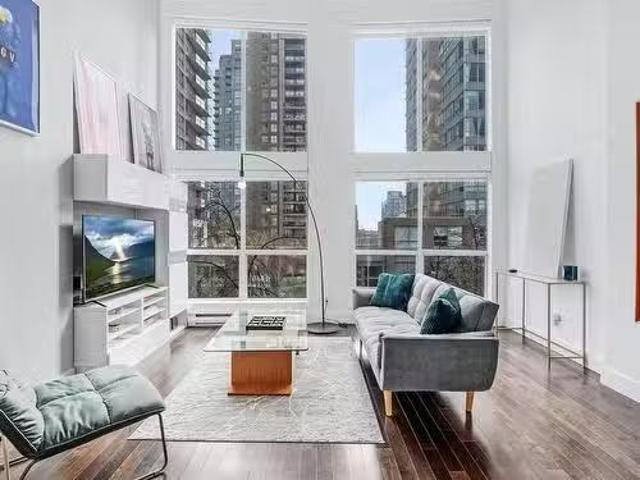 318 933 Seymour Street, Vancouver, BC, V6B 6L6 Single Family.