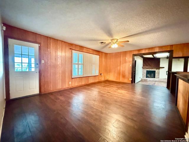 318 Cottonwood St, Kenedy, TX 78119 | MLS #1933