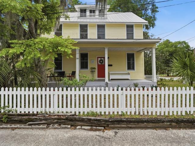 318 Colonial Ct, DeLand, FL 32720 | MLS #V4948