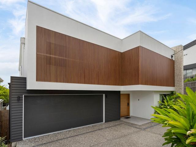 318 Chatsworth Road, COORPAROO, QLD 4151
