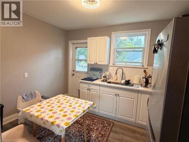 318 DOLPH Street S Unit# 1, Cambridge, Ontario, N3H2C2