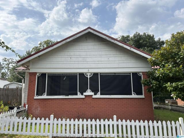 318 E 16Th Street