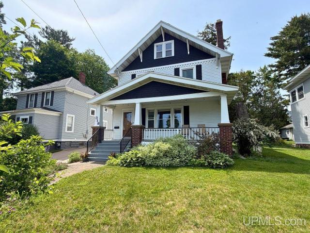318 E Crescent Street