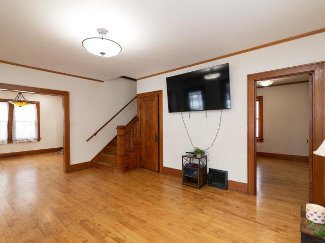 318 Forest Ave