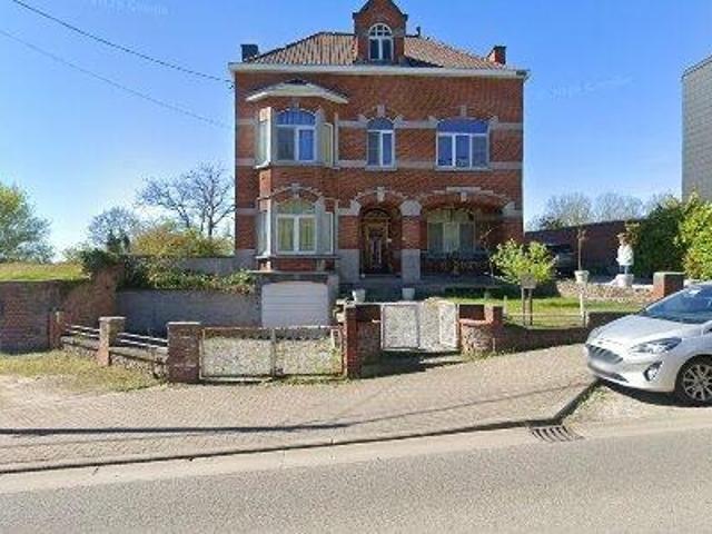 318 m2 apartment for rent in Lobbes