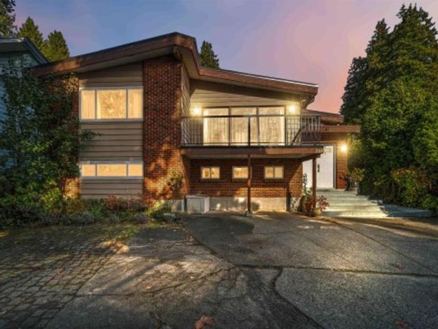 318 Mariner Way, Coquitlam, BC, V3K 1N6 house for sale | Listing ID R3176 | Royal LePage