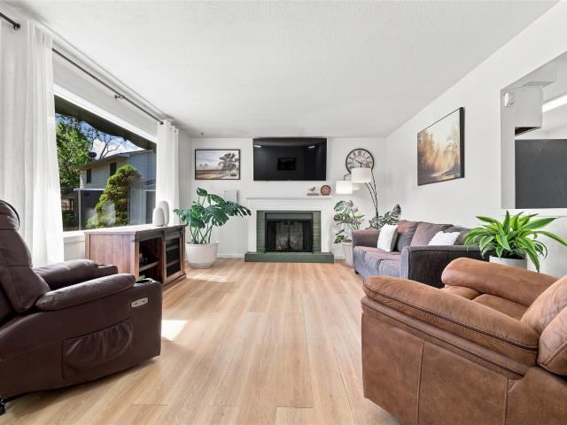 318 SE Wanda Drive