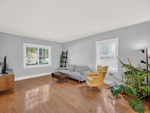 318 SW Pleasant Street