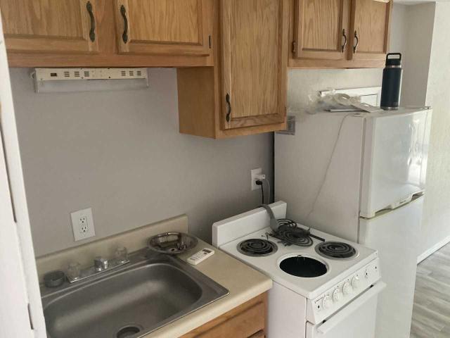 318 Princeton Drive Southeast Studio Apartment for Rent at 318 Princeton Dr Se, Albuquerque, NM 87106 University Heights