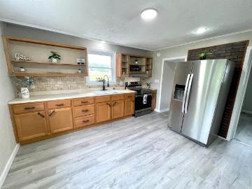 318 W 10th Street