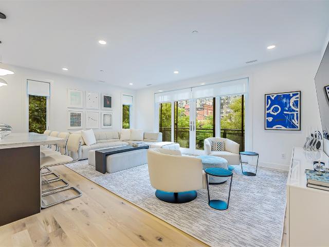 318 W Liberty Street # 101