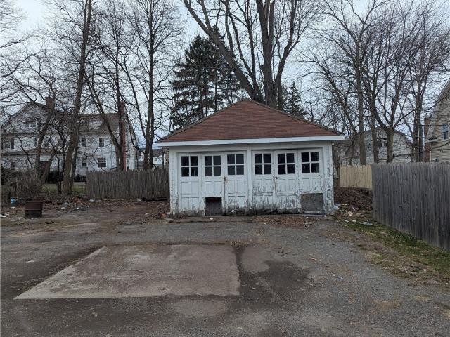 318 West Avenue