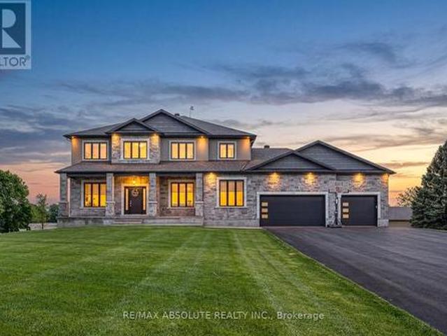 3194 Steeple Hill Crescent, Ottawa, ON, K1A 2Z0 house for sale | Listing ID X13789 | Royal LePage