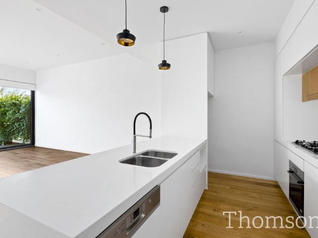 3/196 Warrigal Road CAMBERWELL