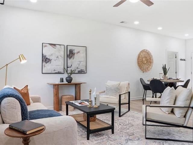 319 Beechdale RD