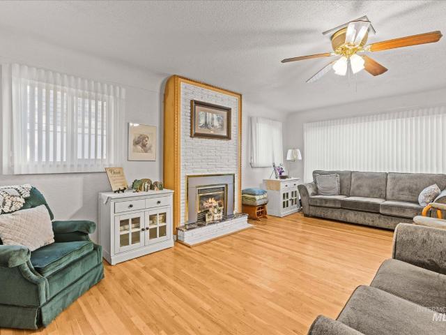 319 Davis Ave