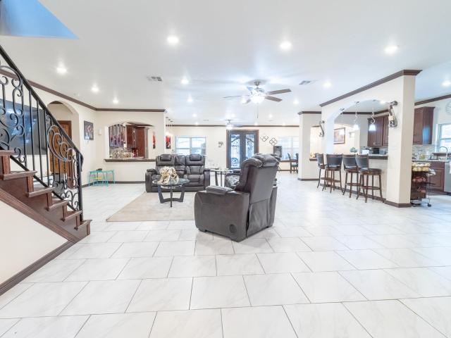 319 Lonesome Dove Dr