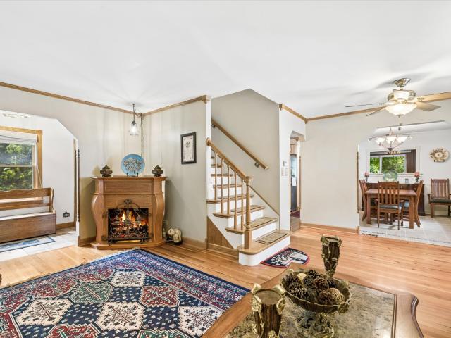 319 Leclaire Avenue